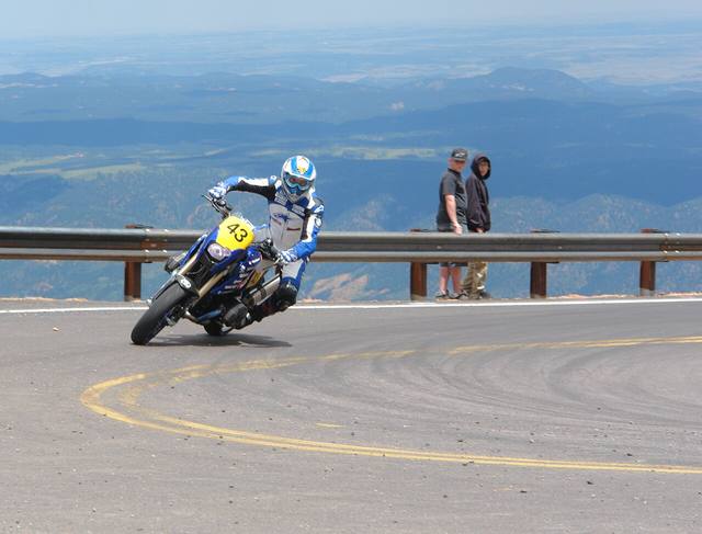 MotoGP战术解析：节奏与空间如何决定走势（职业联赛视角）